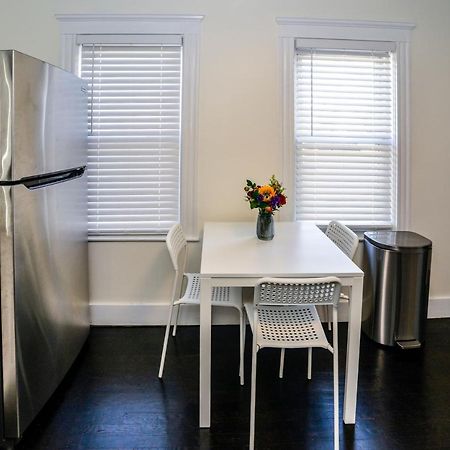 Modern Two Bedroom Condo - Boston Stoneham Екстериор снимка
