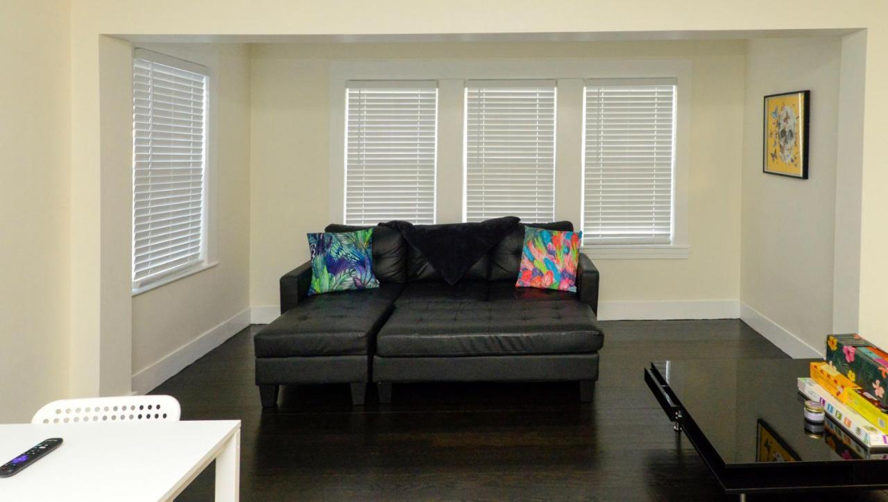 Modern Two Bedroom Condo - Boston Stoneham Екстериор снимка