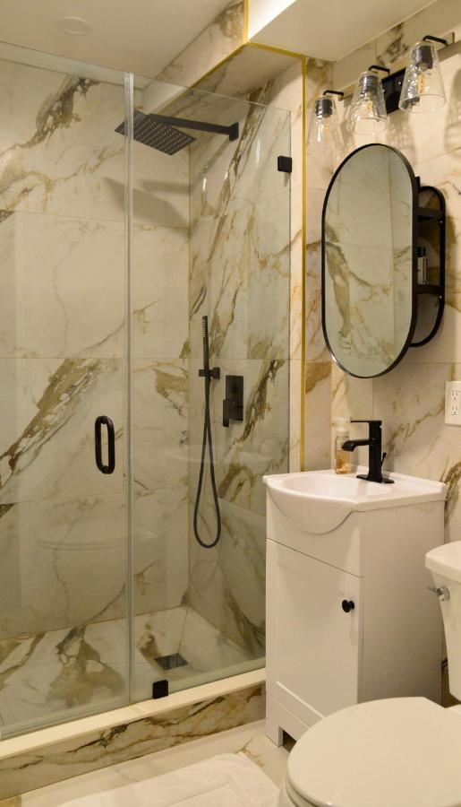 Modern Two Bedroom Condo - Boston Stoneham Екстериор снимка