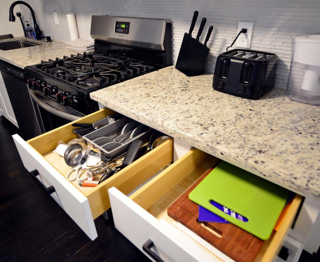 Modern Two Bedroom Condo - Boston Stoneham Екстериор снимка