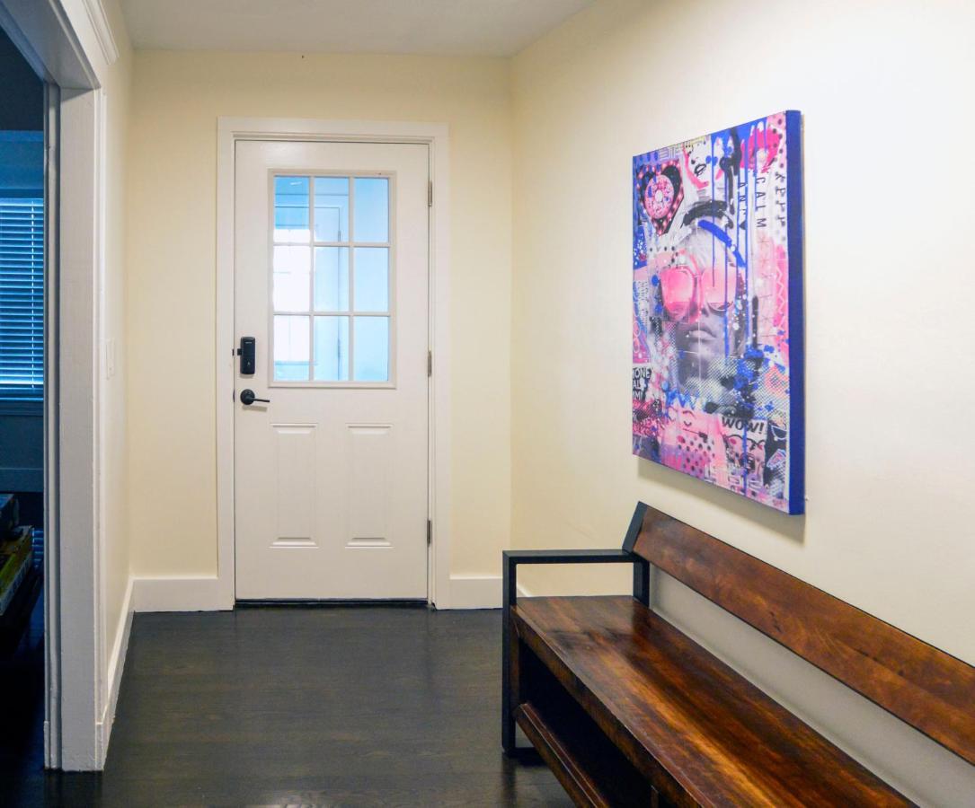 Modern Two Bedroom Condo - Boston Stoneham Екстериор снимка