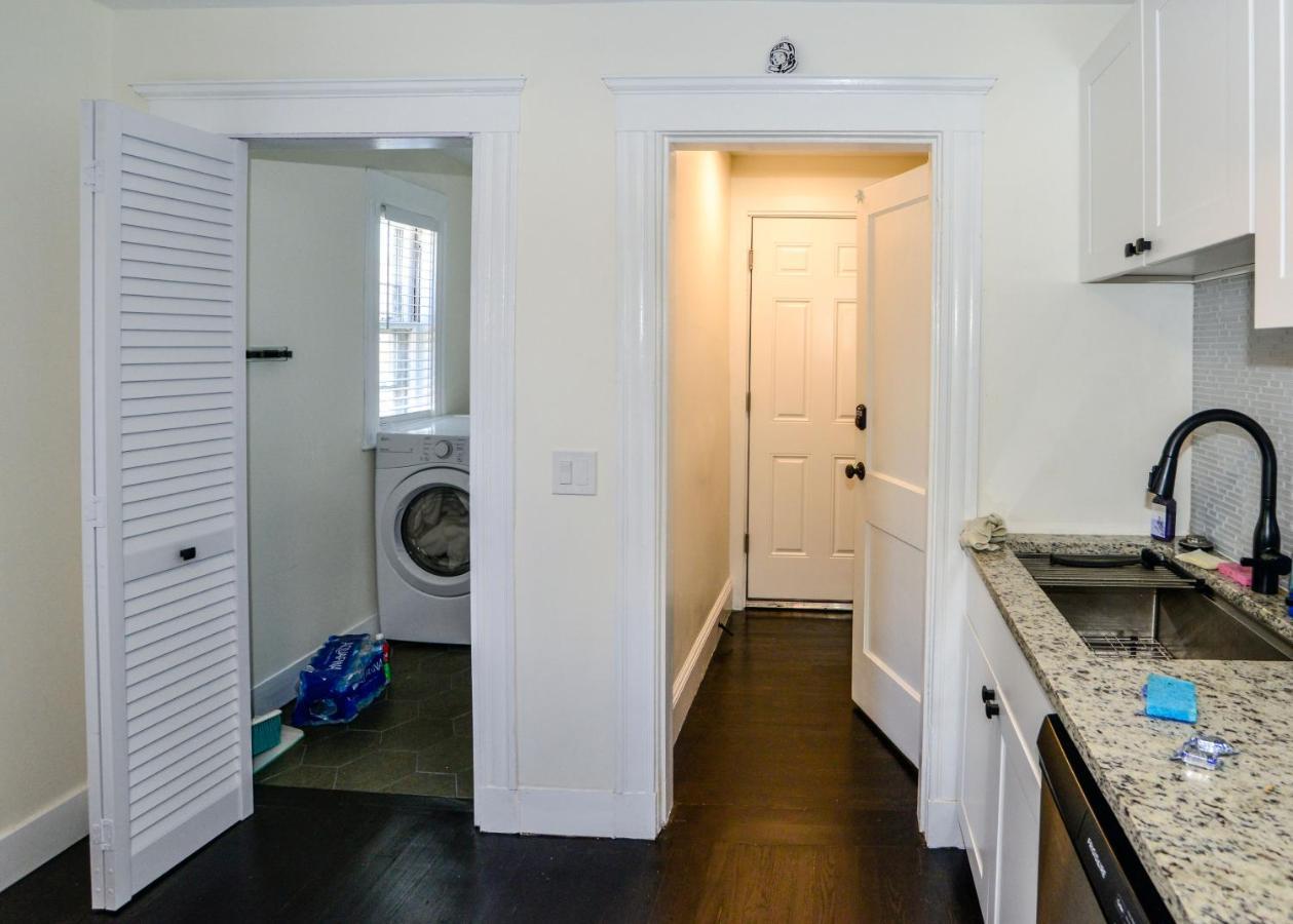 Modern Two Bedroom Condo - Boston Stoneham Екстериор снимка